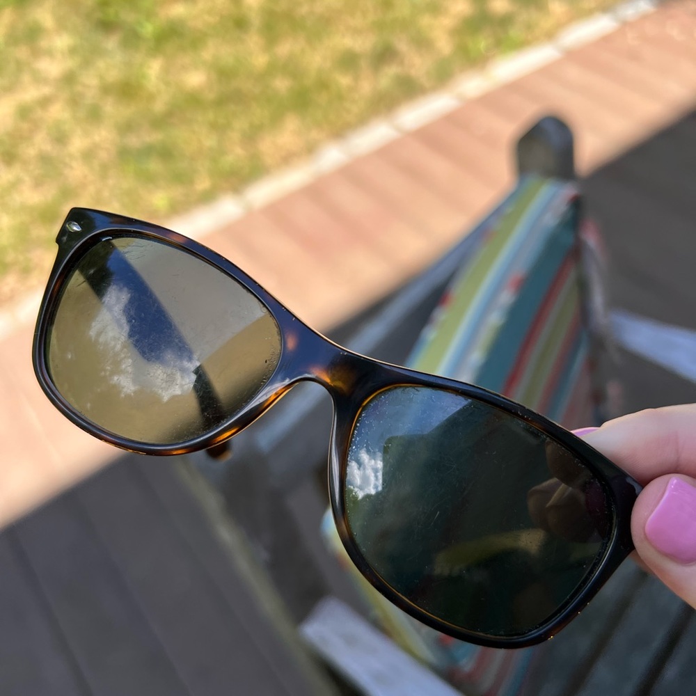 Ray Bans Classic Wayfarer Tortoise/Brown - Picture 2 of 6